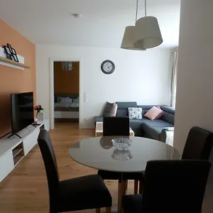 Apartment Spacious, Modern 1-bdrm Apt Near Vic & Austria Ctr, Wien